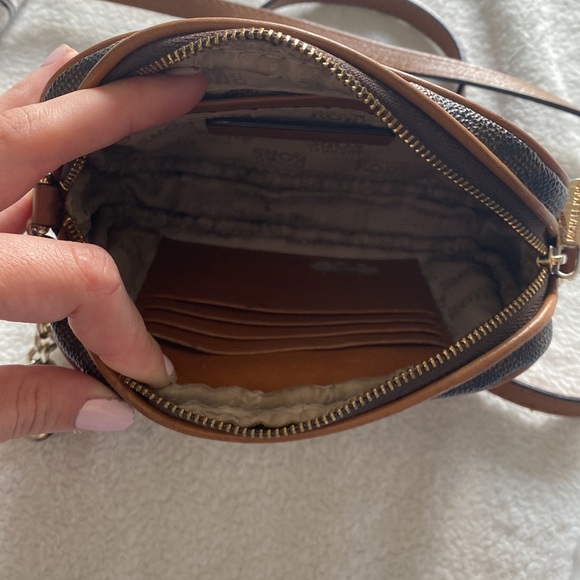 michael kors crossbody bag - Picture 3 of 4